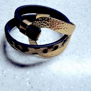 Bracelet handmade, blac, gold and animal print. Never used
